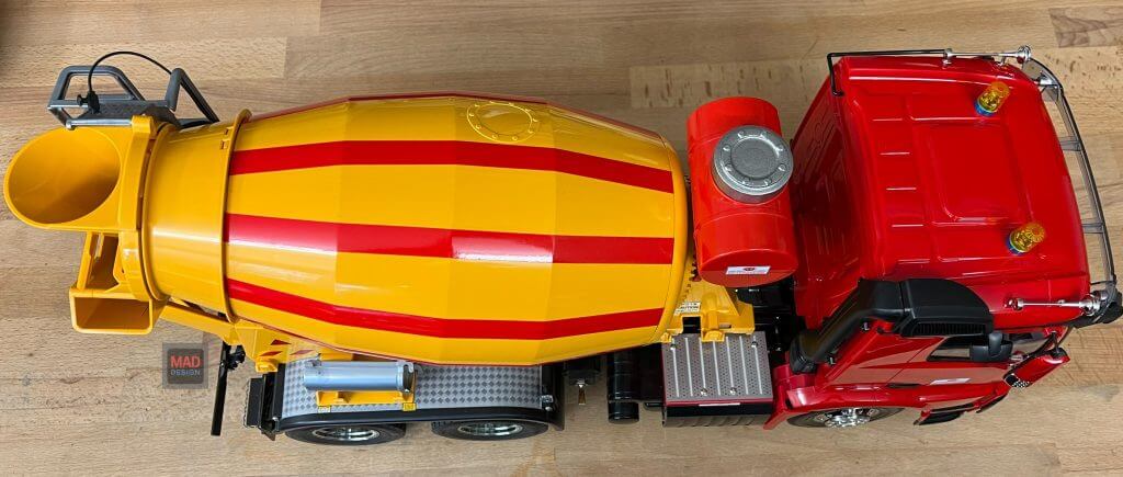 Modell LKW AROCS 3348 Betonmischer 1:14