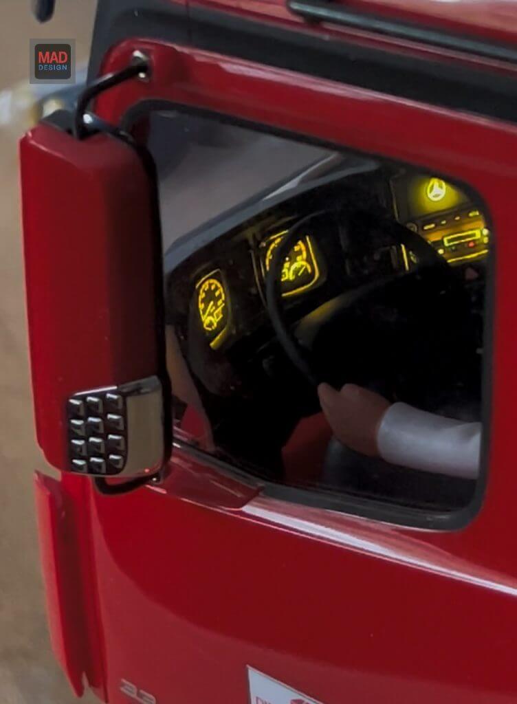 Modell LKW AROCS 3348 Betonmischer 1:14